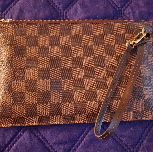 Louis Vuitton Wristlet - Picture 4 of 4